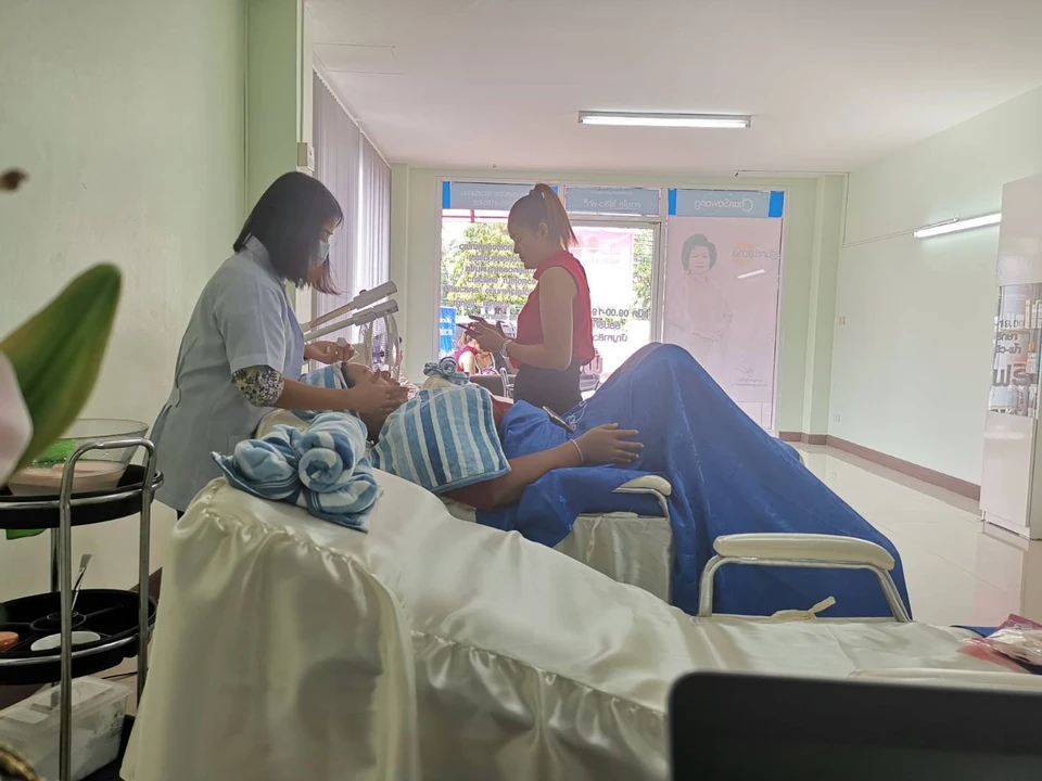 ศูนย์ความงามจันทร์สว่าง นครศรี